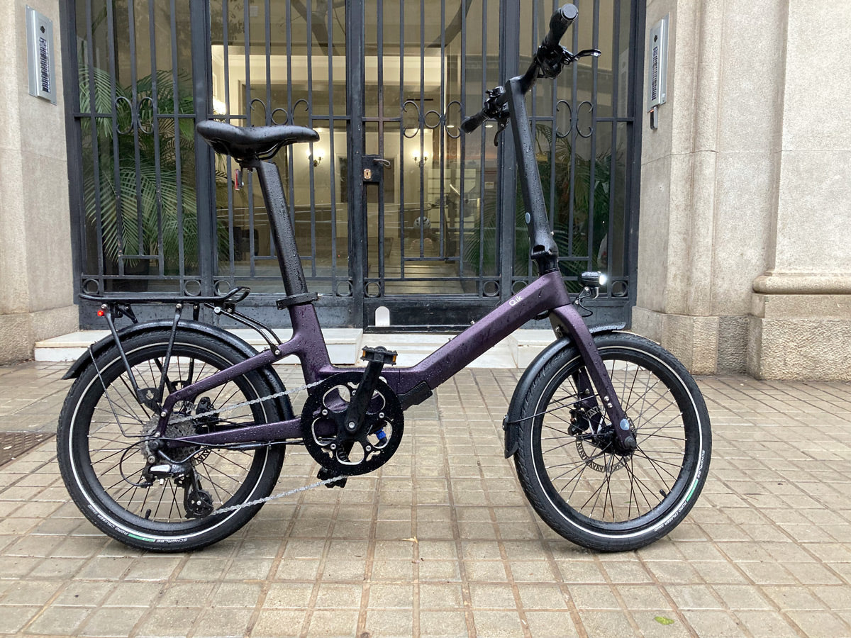 Q.ik Venetus è tornato a casa dopo una piovosa giornata in bici a Barcellona.